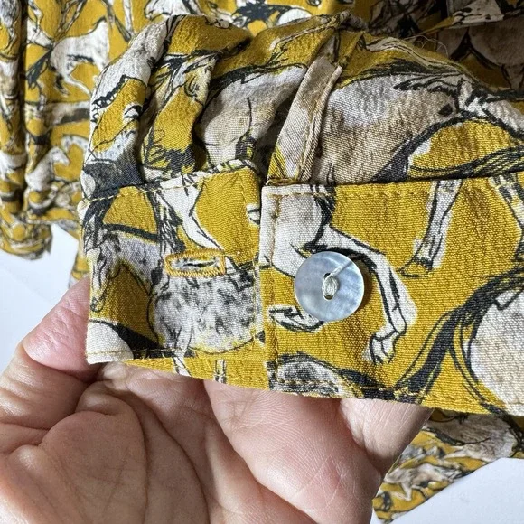 Karen Kane Horse Print Top Sz M Gold‎ V-Neck All Over Graphic Equestrian Western - Picture 5 of 12